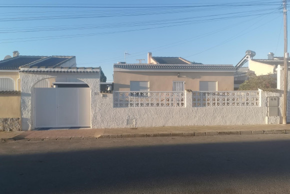 Vrijstaande woning - Herverkoop - Torrevieja - Avenida Abanto