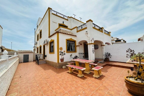 Woning - Herverkoop - Orihuela Costa - Entre Naranjos Vistabella