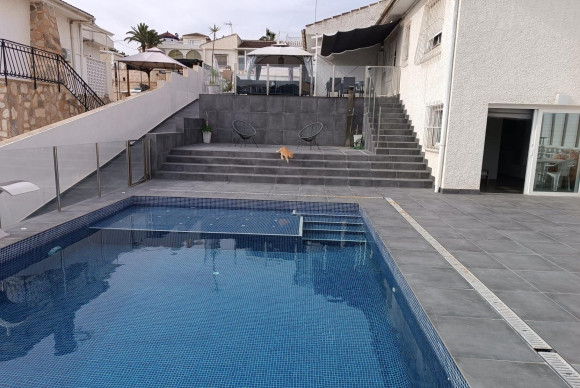 Woning - Herverkoop - Torrevieja - A10402