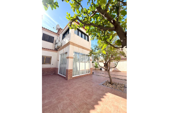 Woning - Herverkoop - Torrevieja - Aguas Nuevas