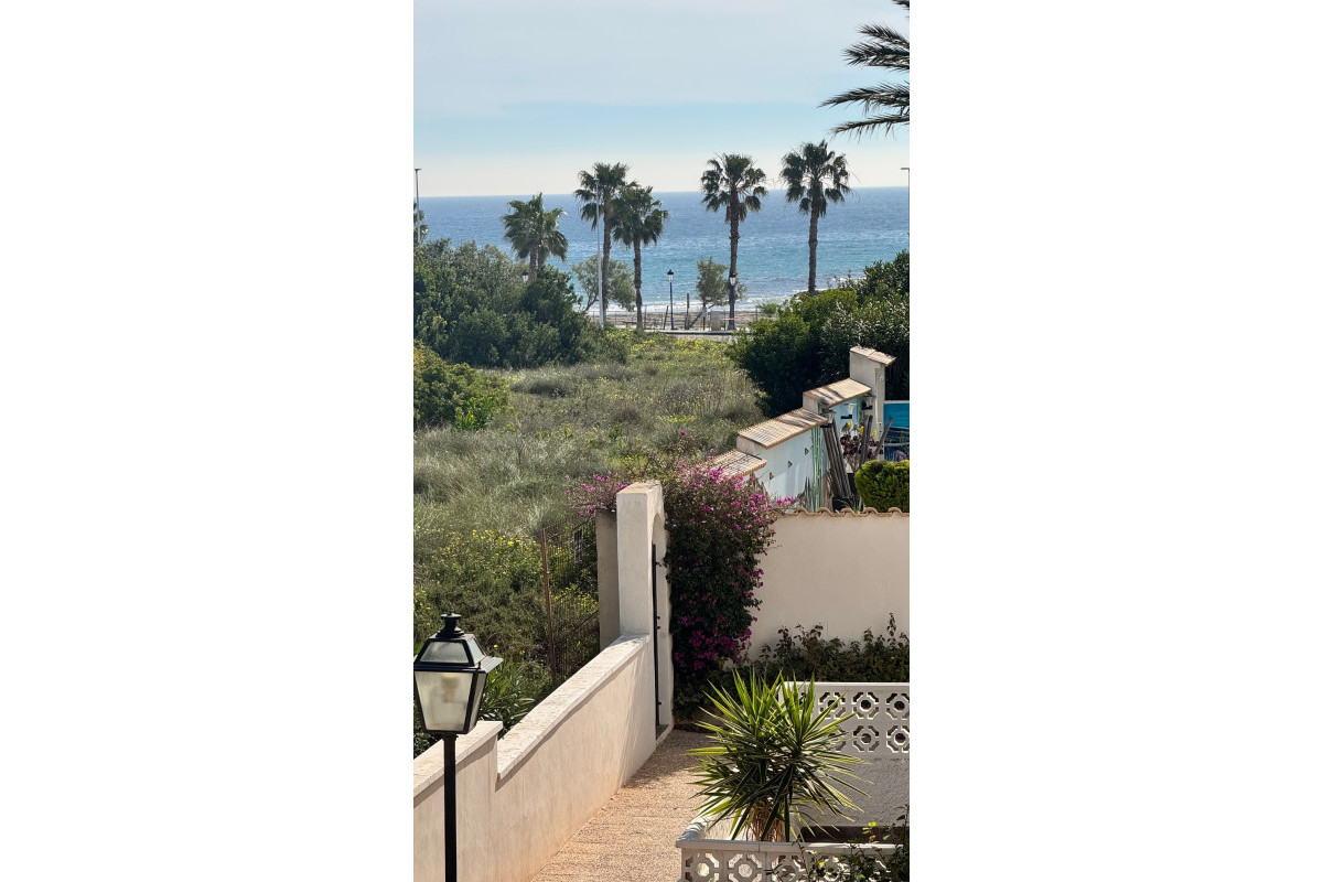 Revente - House - Orihuela Costa