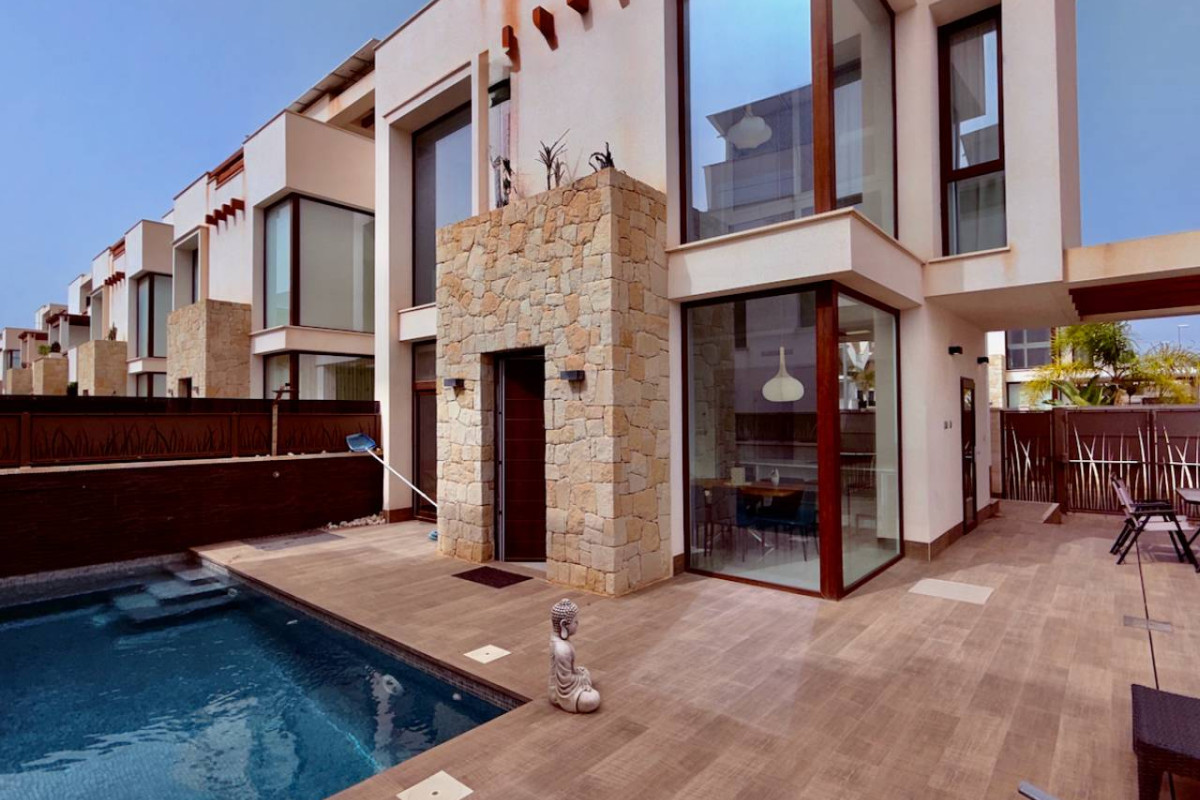 Reventa - Villa - Ciudad Quesada - Pueblo Bravo