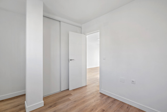 Reventa - Casa semi independiente - Benimar