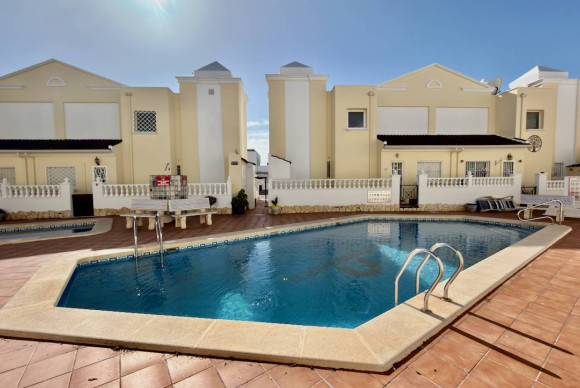 Reventa - Villa - Ciudad Quesada - Dona Pepa