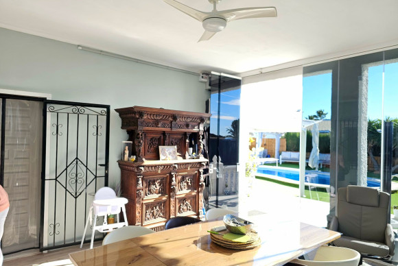 Herverkoop - Vrijstaande Villa - La Marina - La Marina - Urbanization