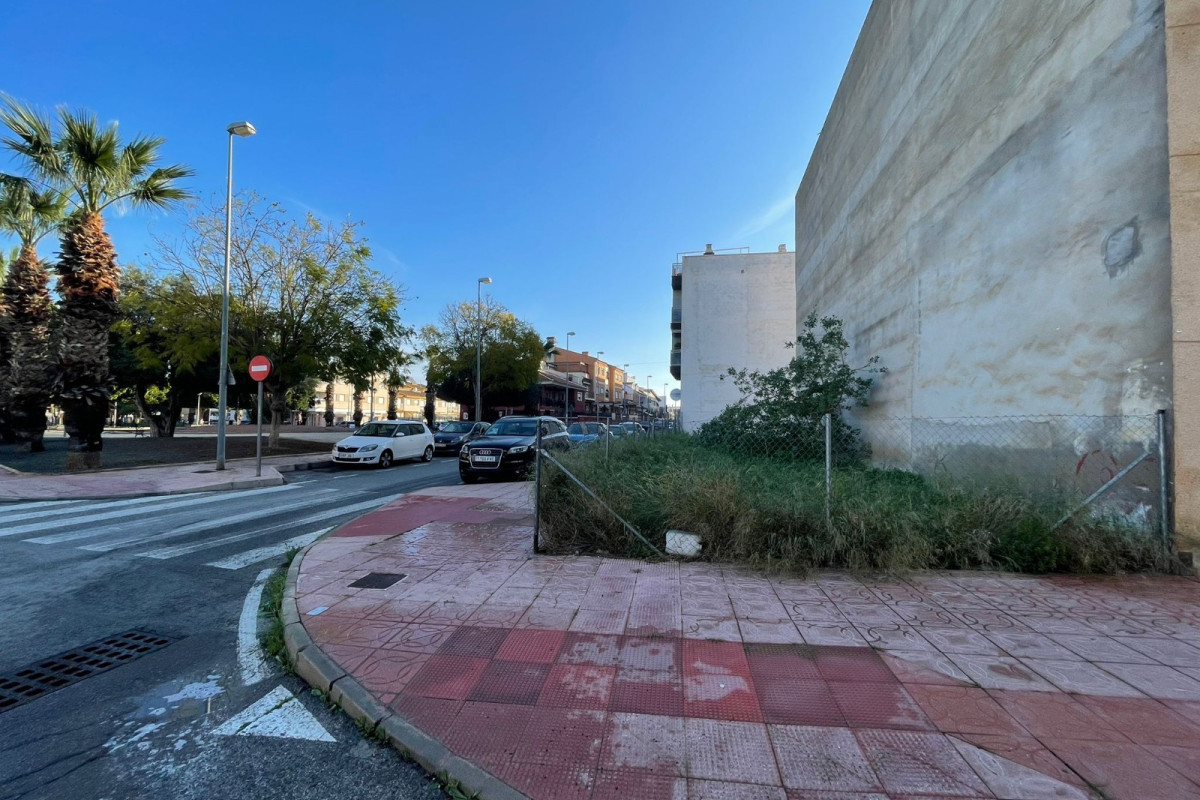 Resale - Plot / Land - Rojales