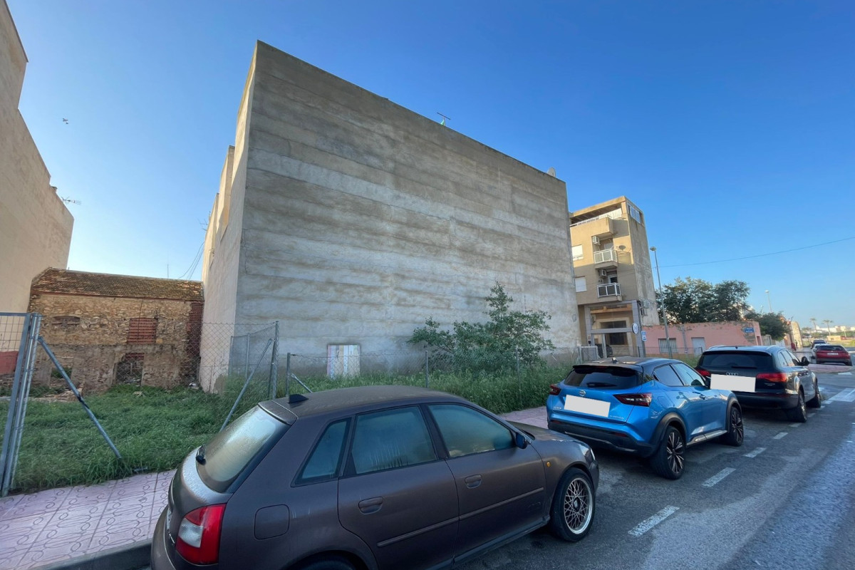 Resale - Plot / Land - Rojales