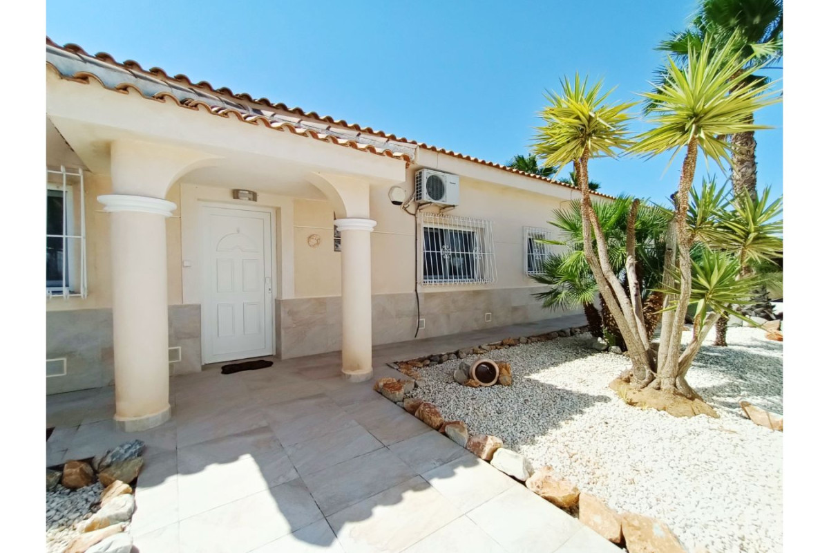 Herverkoop - Vrijstaande Villa - Gea Y Truyols - Urb Lo Santiago