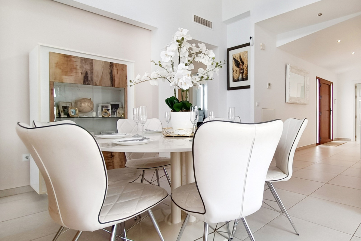 Herverkoop - Vrijstaande Villa - El Valle Golf Resort - El Valle Golf Resort - Centre