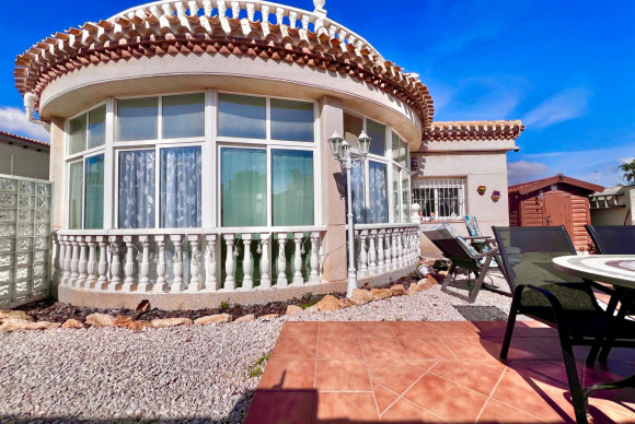 Herverkoop - Villa - Orihuela Costa - La Zenia