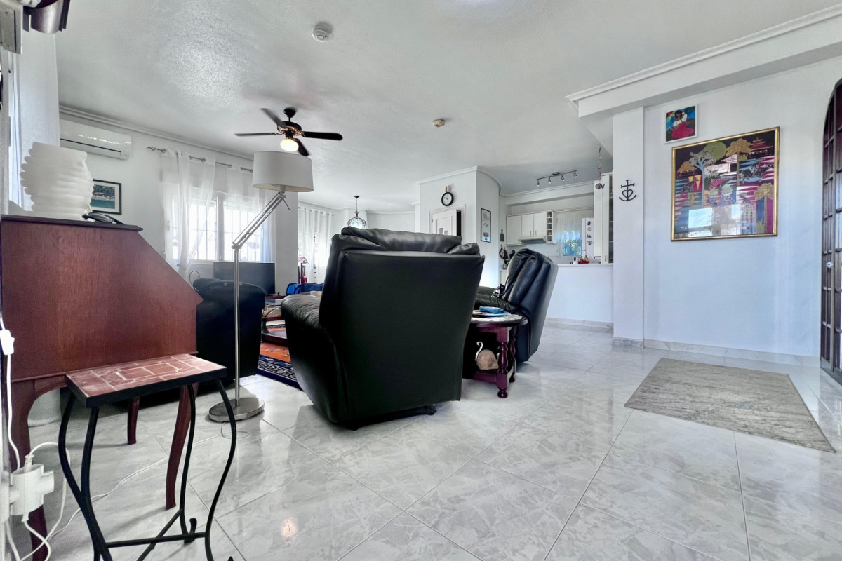 Herverkoop - Villa - Orihuela Costa - La Zenia