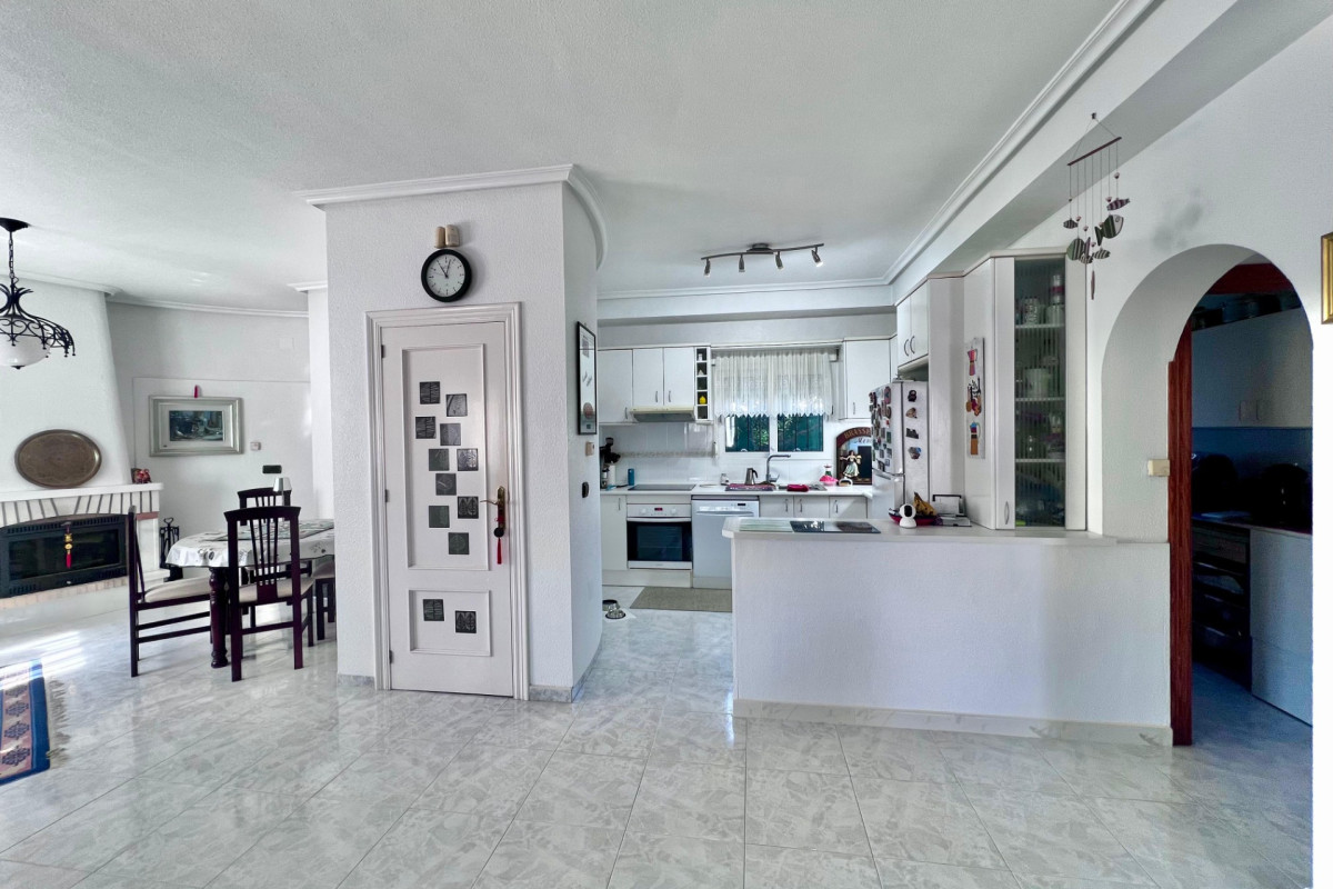 Herverkoop - Villa - Orihuela Costa - La Zenia