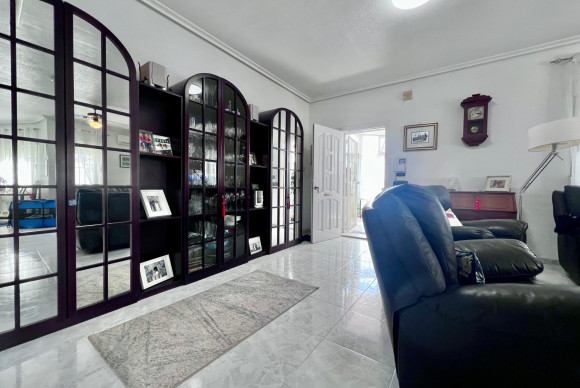 Herverkoop - Villa - Orihuela Costa - La Zenia