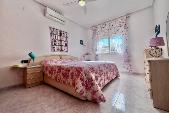 Herverkoop - Villa - Orihuela Costa - La Zenia