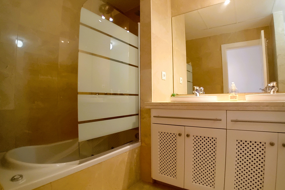 Herverkoop - Vrijstaande Villa - El Valle Golf Resort - El Valle Golf Resort - Centre