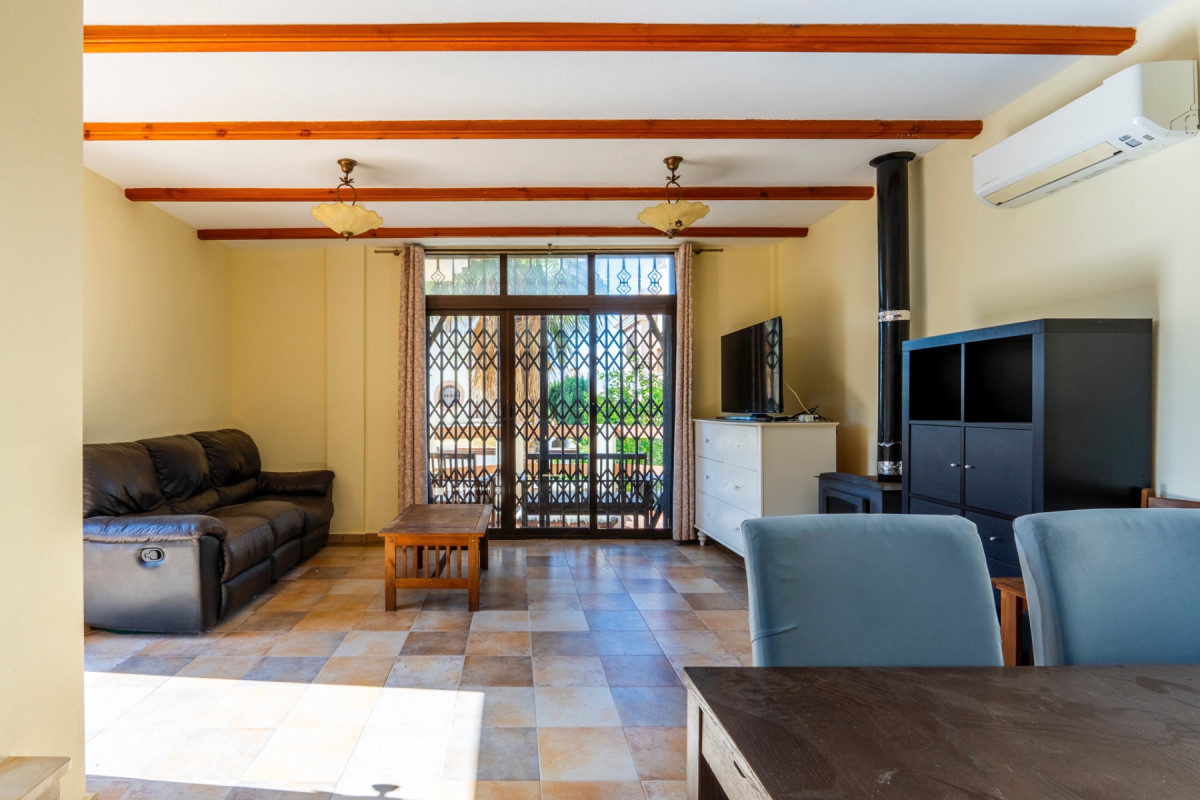 Resale - Villa - Villamartin
