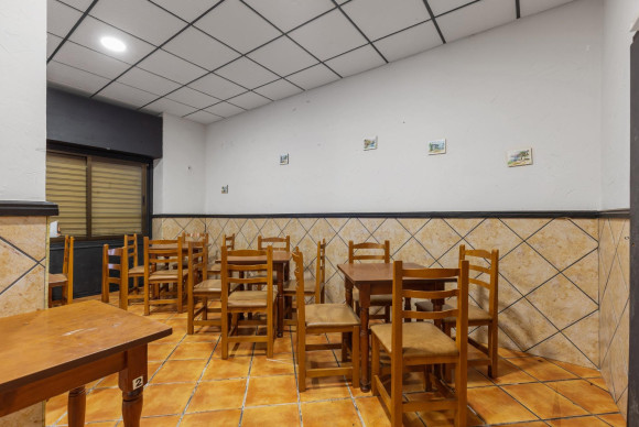 Herverkoop - Winkelruimte te koop - Torrevieja - Estacion de autobuses