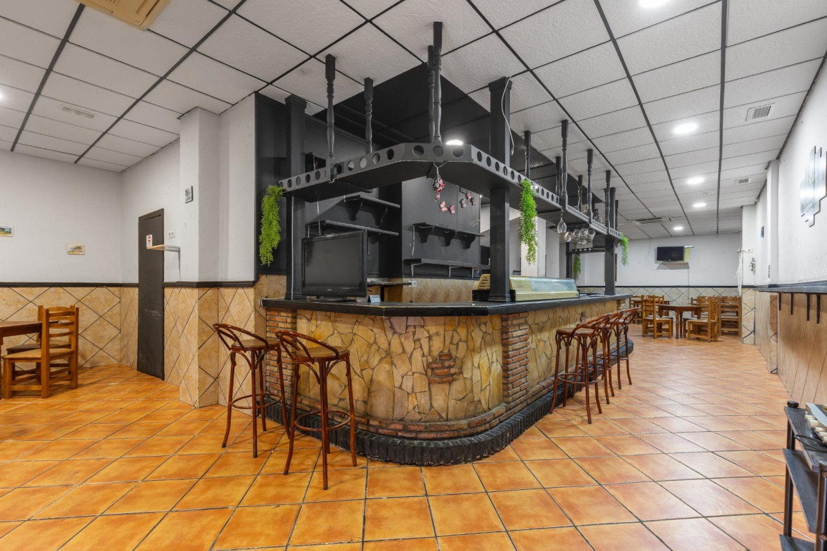 Herverkoop - Winkelruimte te koop - Torrevieja - Estacion de autobuses