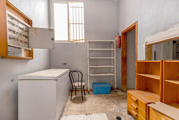 Herverkoop - Winkelruimte te koop - Torrevieja - Playa del cura