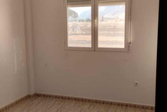 Herverkoop - Duplex Woning - Hondón de las Nieves