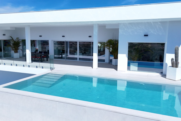 Herverkoop - Vrijstaande Villa - La Marina