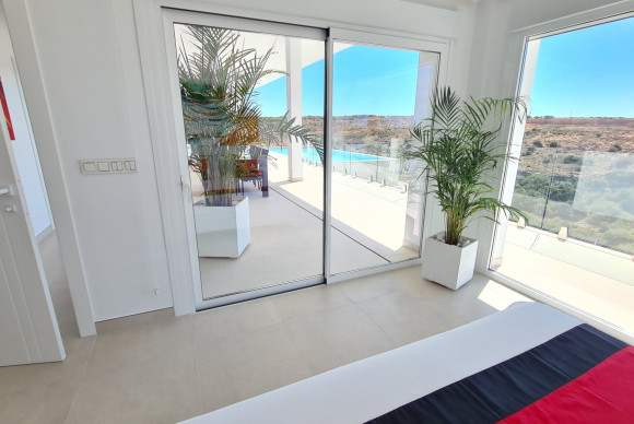 Herverkoop - Vrijstaande Villa - La Marina