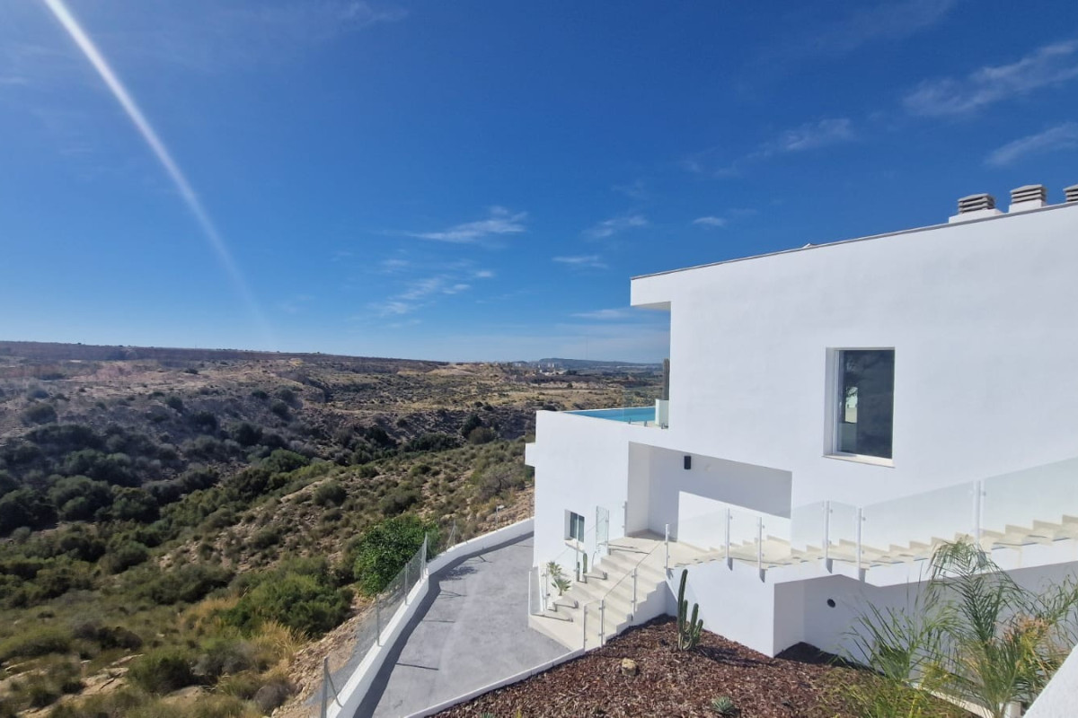 Herverkoop - Vrijstaande Villa - La Marina