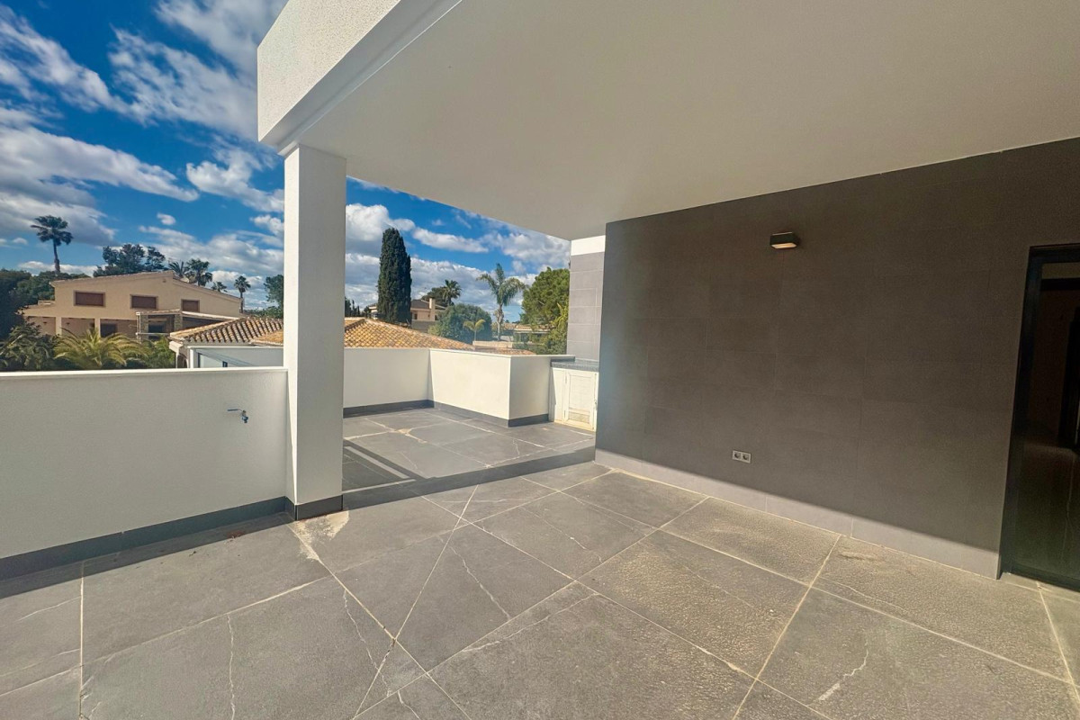 Revente - Chalet Independiente - Orihuela Costa