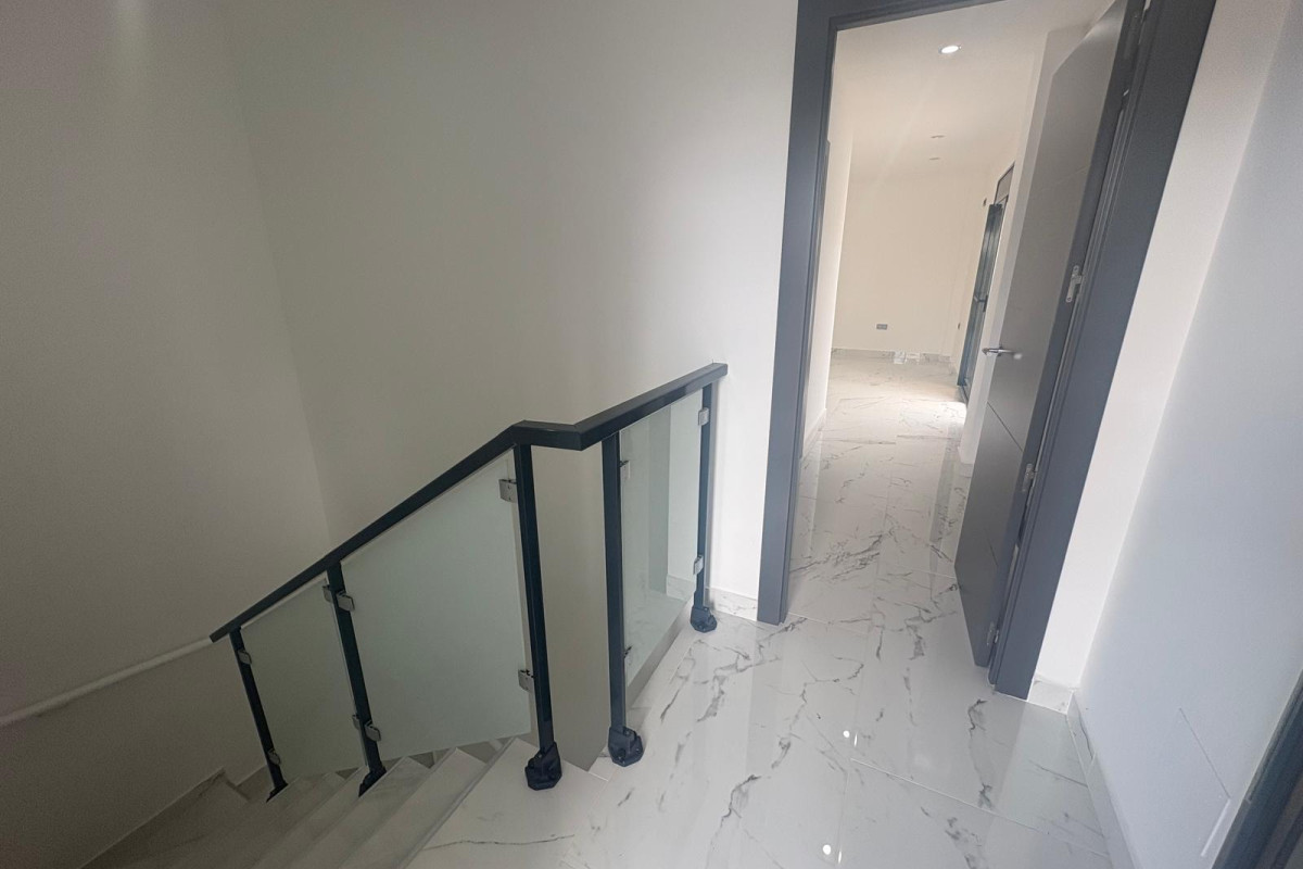 Revente - Chalet Independiente - Orihuela Costa