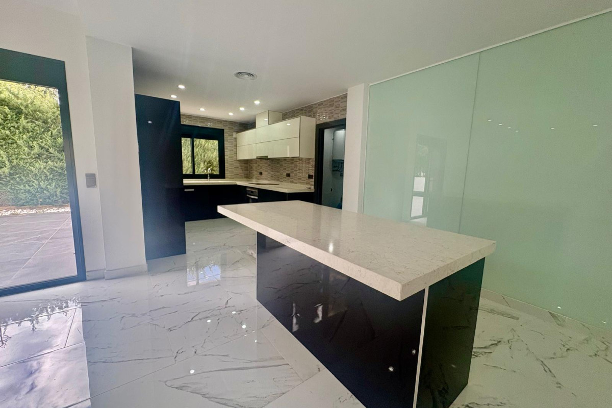 Revente - Chalet Independiente - Orihuela Costa