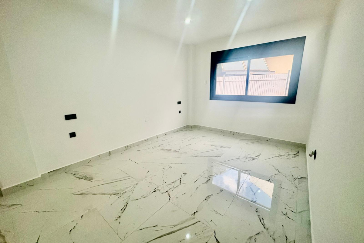 Revente - Chalet Independiente - Orihuela Costa