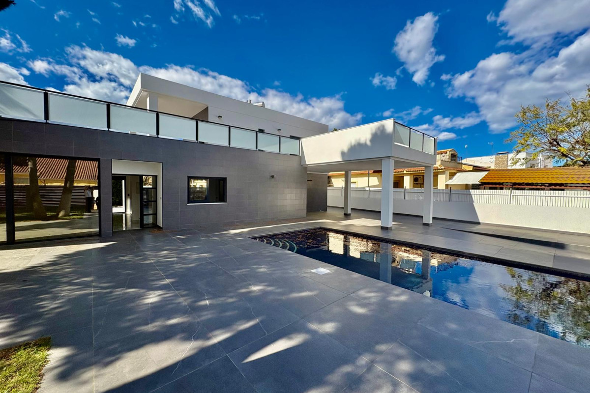 Revente - Chalet Independiente - Orihuela Costa