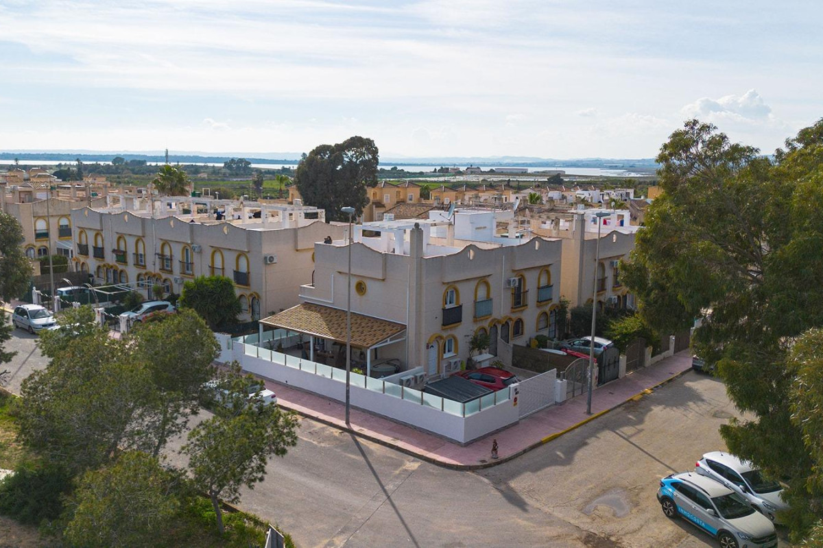 Herverkoop - Villa - Guardamar del Segura - Urbanizaciones