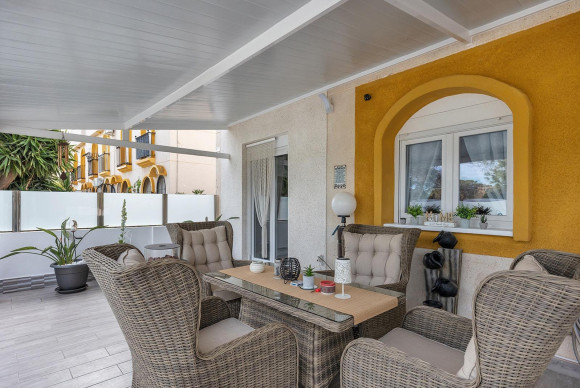 Herverkoop - Villa - Guardamar del Segura - Urbanizaciones