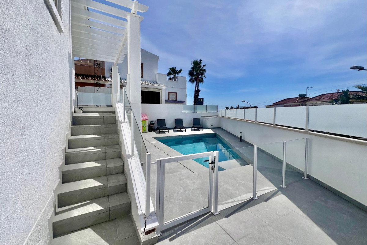 Herverkoop - Villa - San Miguel de Salinas - Las filipinas