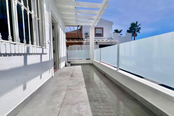 Herverkoop - Villa - San Miguel de Salinas - Las filipinas