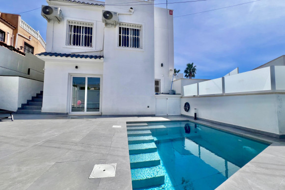 Herverkoop - Villa - San Miguel de Salinas - Las filipinas