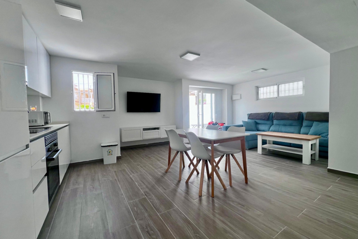 Herverkoop - Villa - San Miguel de Salinas - Las filipinas