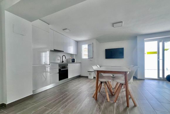 Herverkoop - Villa - San Miguel de Salinas - Las filipinas