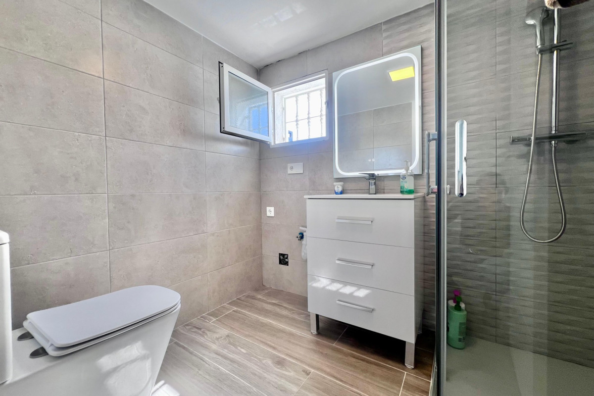 Herverkoop - Villa - San Miguel de Salinas - Las filipinas