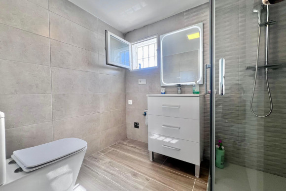 Herverkoop - Villa - San Miguel de Salinas - Las filipinas