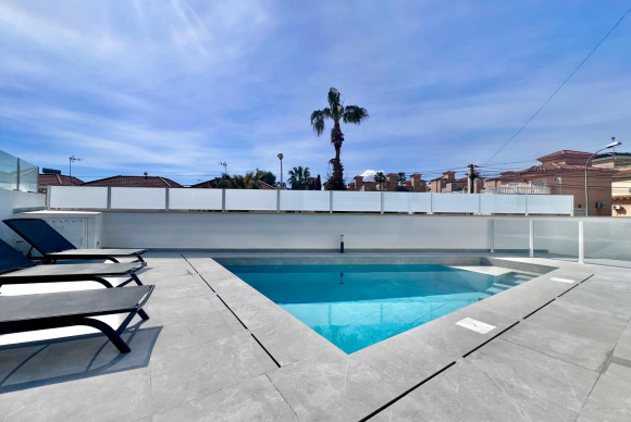 Herverkoop - Villa - San Miguel de Salinas - Las filipinas