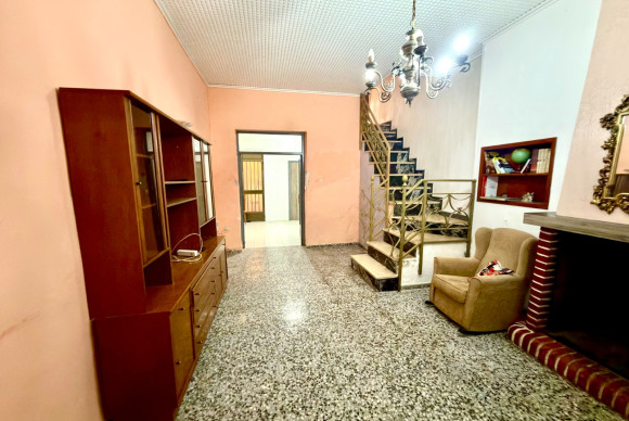 Resale - Casa de Pueblo - Vergel