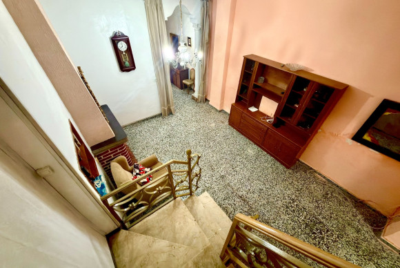 Resale - Casa de Pueblo - Vergel