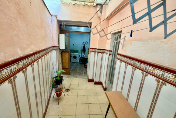 Resale - Casa de Pueblo - Vergel