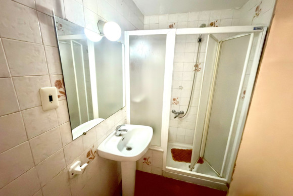 Resale - Casa de Pueblo - Vergel