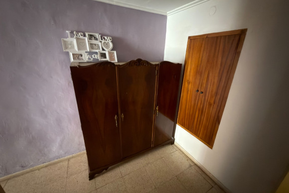 Resale - Casa de Pueblo - Vergel