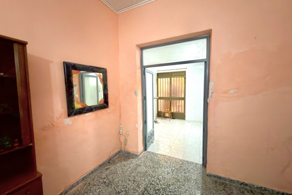 Resale - Casa de Pueblo - Vergel