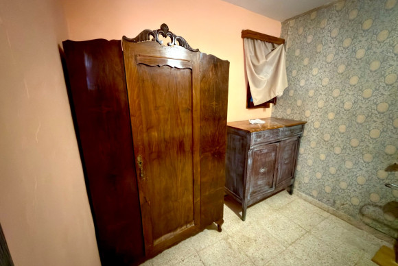 Resale - Casa de Pueblo - Vergel