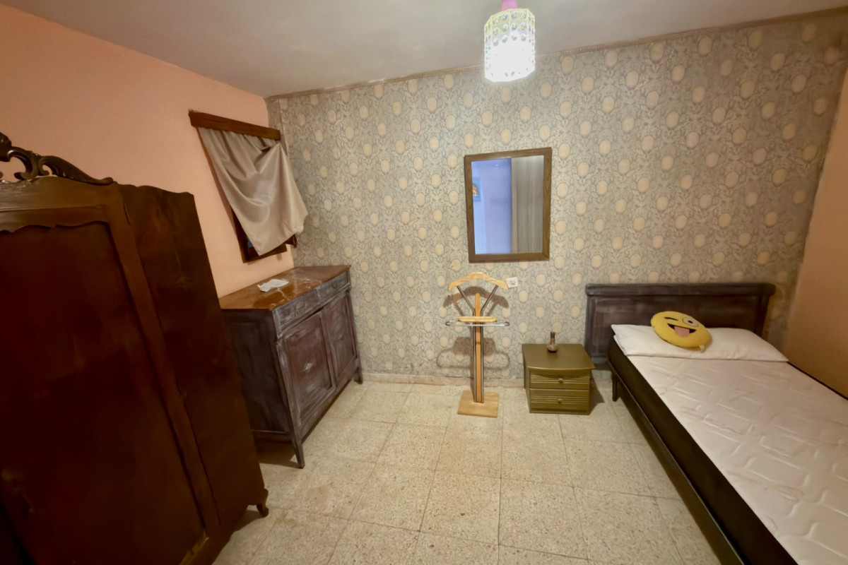 Resale - Casa de Pueblo - Vergel